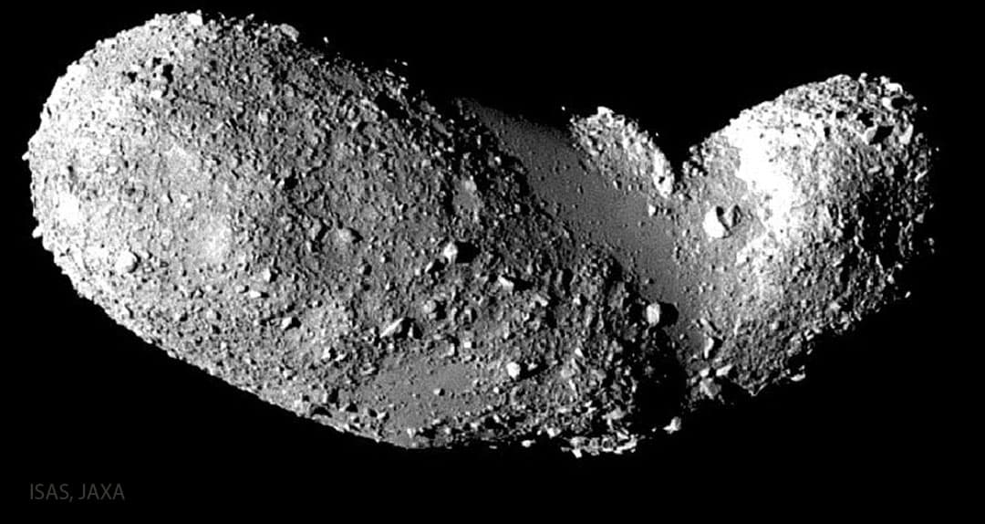 NASA obrázek dne: Neobvykle hladké úseky asteroidu Itokawa