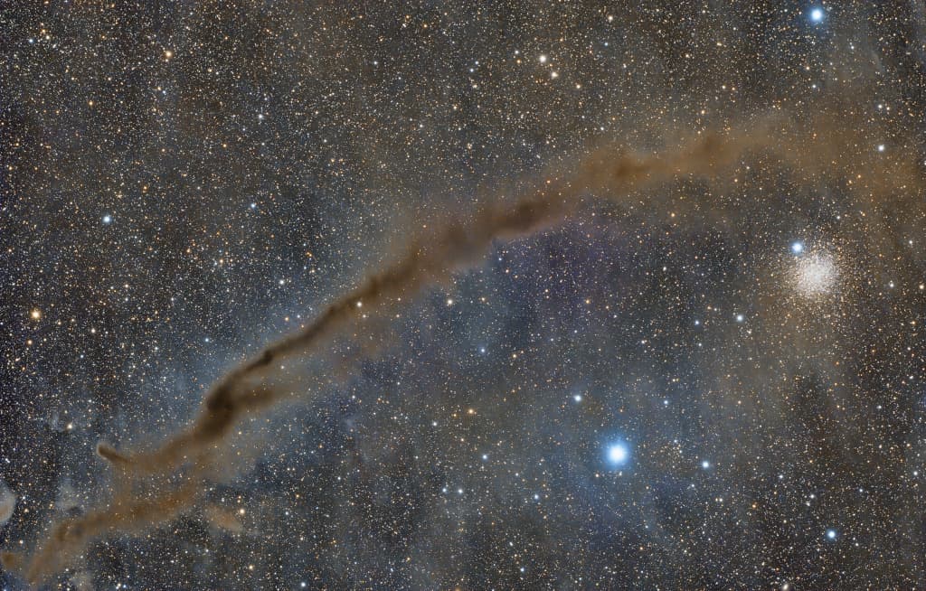 NGC 4372 a temná skvrna