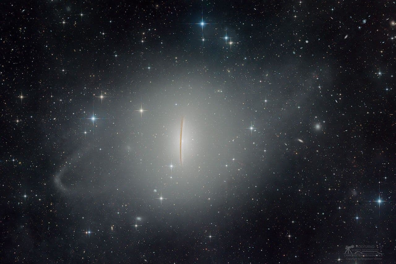 M104: Přílivové proudy galaxie Sombrero